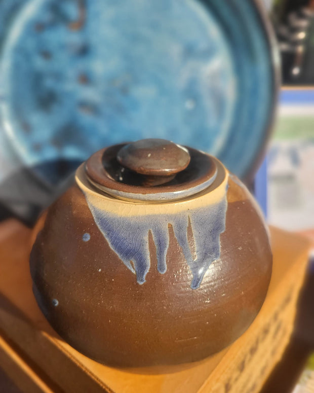 <h2>From the artist studio</h2><h2>direct to you.</h2>