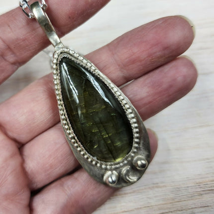 Golden Labradorite Pendant (4)